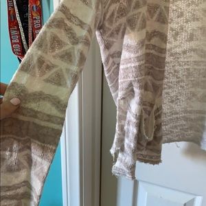 Hollister Sweaters - grey and white sweater from hollister ☁️ Hollister Sweaters - grey and white sweater from hollister ☁️